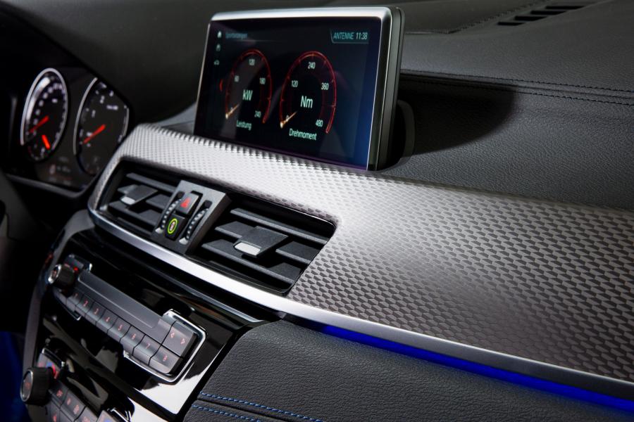 Детали интерьера BMW X2 M35i (F39) 2018 года  (WW) (фото 53 из 131)